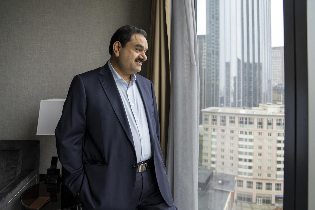 Gautam Adani, presidente y fundador de Adani Group, una multinacional de operaciones y desarrollo portuario, en Boston, en 2022. (M. Scott Brauer/The New York Times)