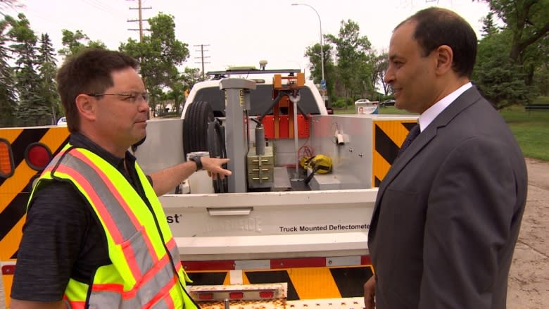 Pavement-pounding technology that gathers data on road condition hits Winnipeg streets
