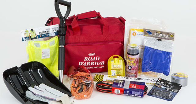 12 must-have winter car emergency kit items - Santander Consumer USA