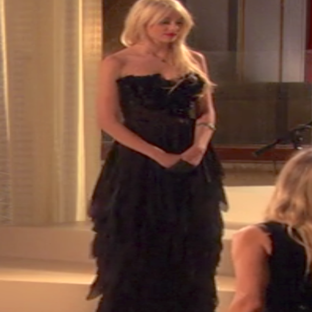 Serena van der Woodsen Wearing a Black Sweetheart Neckline Dress