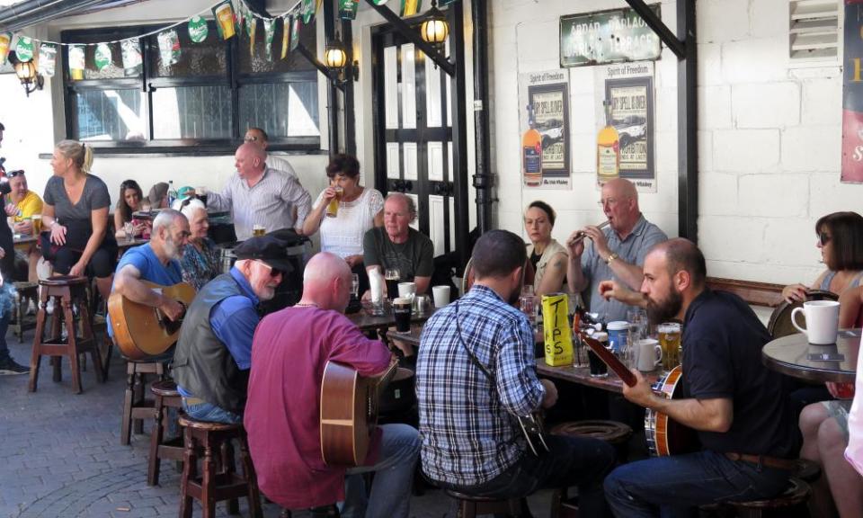 Irish musicians at O’Donoghue’s pub, Dublin