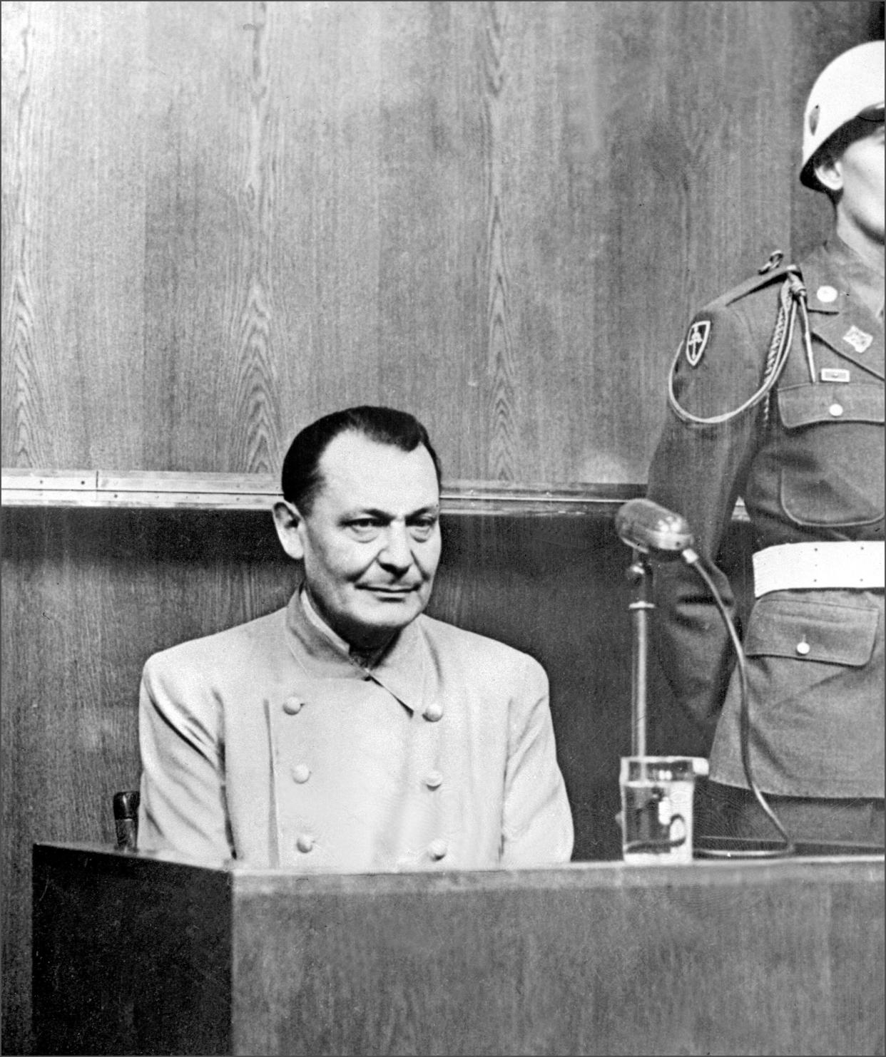 Haut lieutenant nazi, Hermann Goering avait été jugé lors du procès de Nuremberg entre 1945 et 1946, avant de se donner la mort en prison, avant sa mise à mort pour crimes contre l’humanité. 