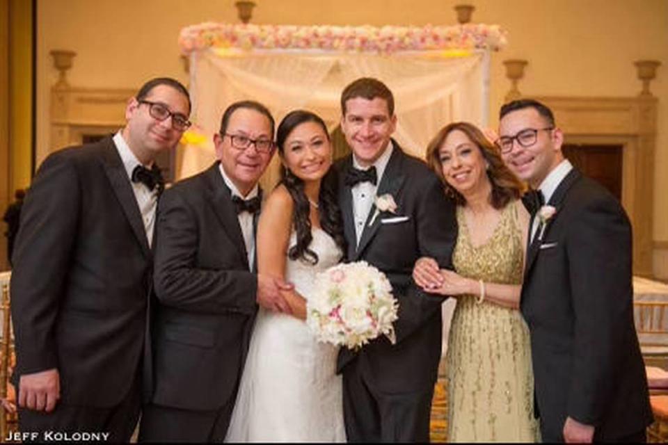 La familia Spiegel en la boda de su hija Raquel.