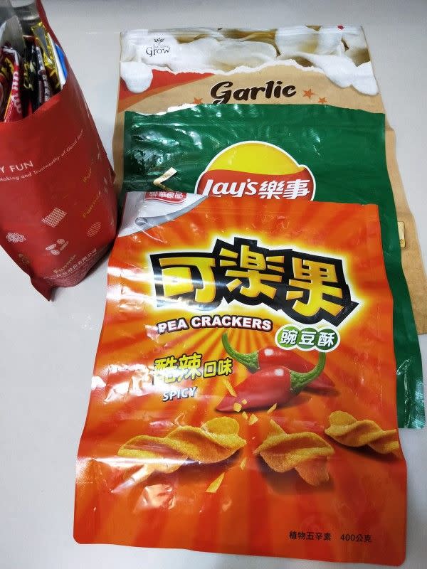 ▲另外也有網友分享將零食袋子留下來裝廚餘。（圖／翻攝自《我愛全聯-好物老實説》）