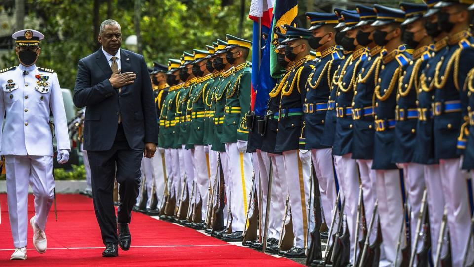 Secretary of Defense Lloyd J. Austin III is welcomed to the Philippine Department of National Defense in Manila Feb. 2. (Chad J. McNeeley/DoD)