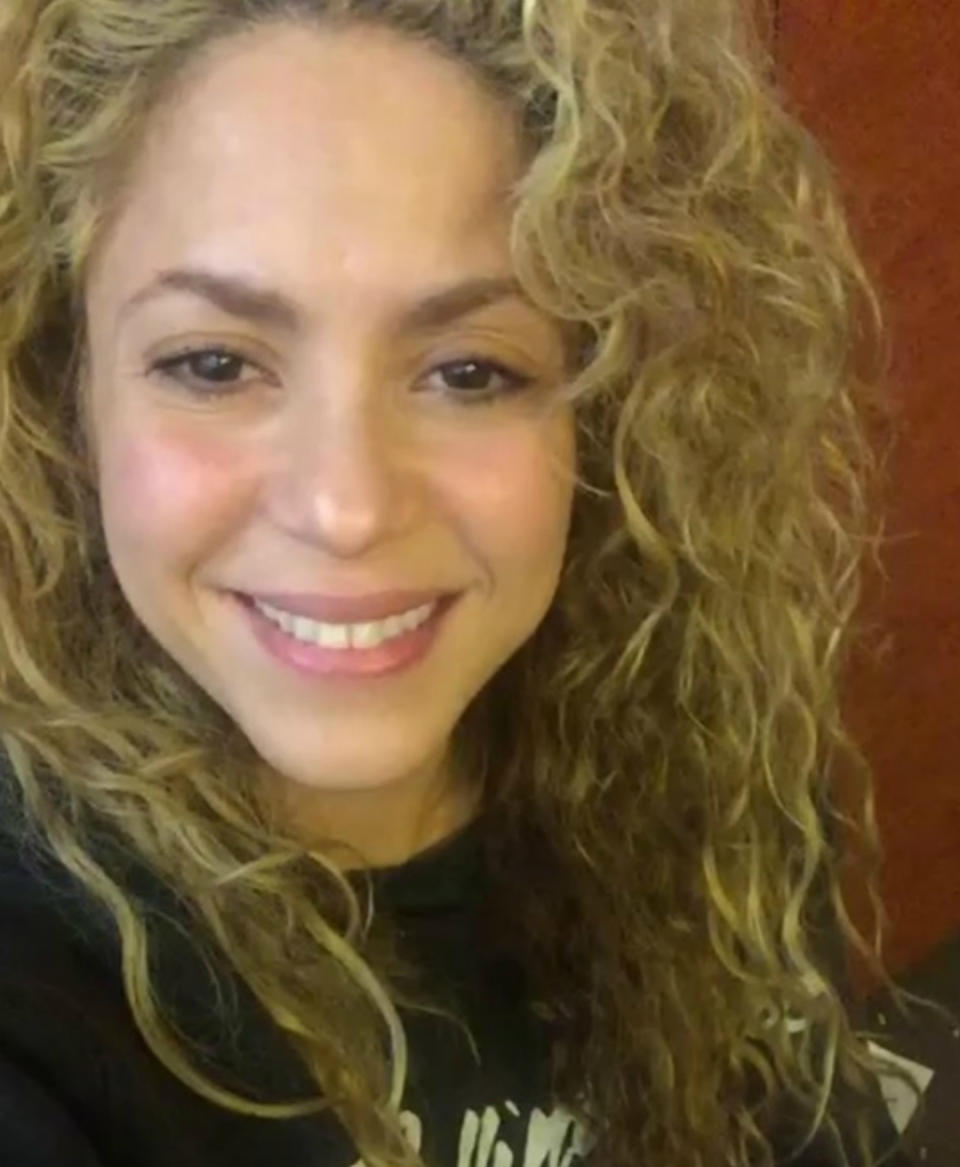 <p>Shakira no pudo asistir a la ceremonia, pero mandó un mensaje a sus fans a través de Instagram después de recibir uno de los premios. (Foto: Instagram / <a rel="nofollow noopener" href="http://www.instagram.com/shakira/?hl=es" target="_blank" data-ylk="slk:@shakira;elm:context_link;itc:0;sec:content-canvas" class="link ">@shakira</a>). </p>