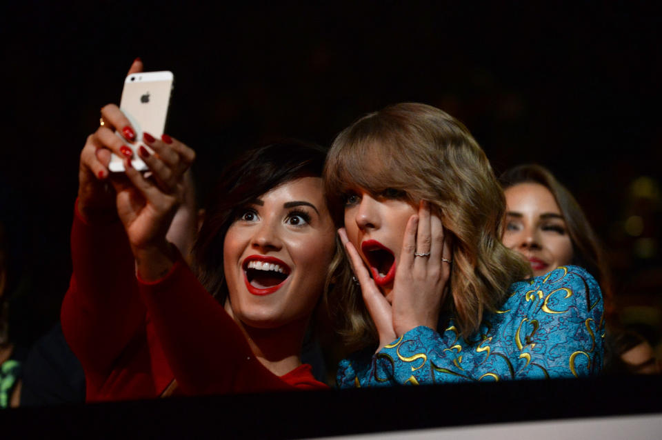 times taylor swift was a boss selfie