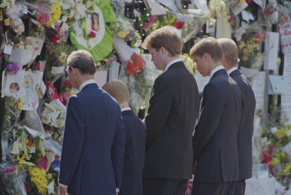 Left to right: Prince Charles, Prince Harry, Earl Spencer, Prince William and Prince Philip viewing floral tributes outside Westminster Abbey at the funeral of Diana, Princess of Wales, 6th September 1997. (Photo by Jayne Fincher/Princess Diana Archive/Hulton Archive/Getty Images)