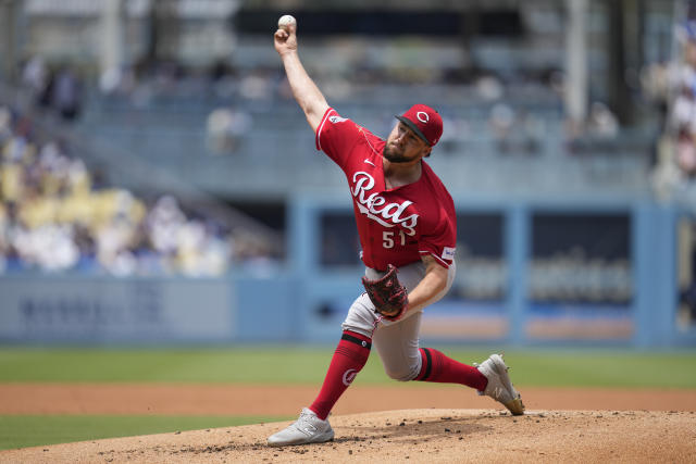 Reds beat Dodgers 9-0 on homers by De La Cruz and Votto, grab NL Central  lead over Brewers – KGET 17