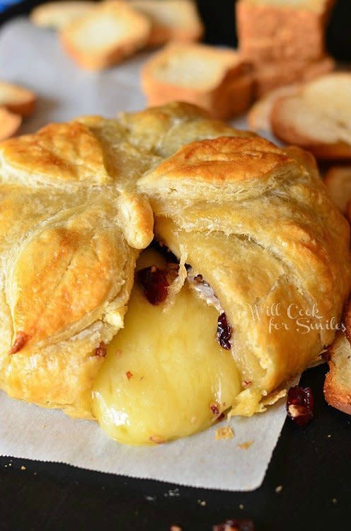 <strong>Get the <a href="http://www.willcookforsmiles.com/2013/11/cranberry-maple-baked-brie-for-progressive-dinner.html" target="_blank">Cranberry Maple Baked Brie recipe</a> from Will Cook For Smiles</strong>