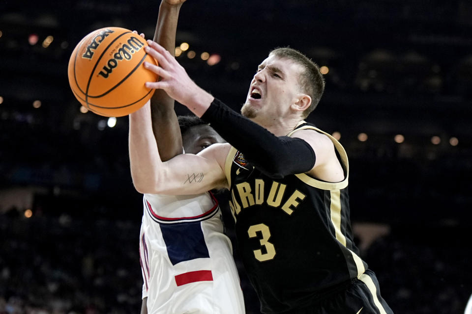 Purdue guard Braden Smith (3) shoots against UConn during the second half of the NCAA college Final Four championship basketball game, Monday, April 8, 2024, in Glendale, Ariz. (AP Photo/Brynn Anderson)