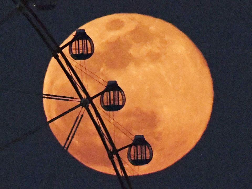 Supermoon Japan