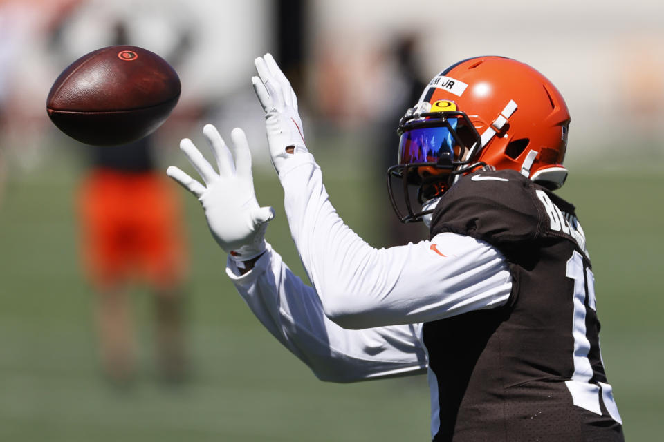 Cleveland Browns wide receiver Odell Beckham Jr. catches a pass during practice at the NFL football team's training facility Wednesday, Aug. 19, 2020, in Berea, Ohio. (AP Photo/Ron Schwane)