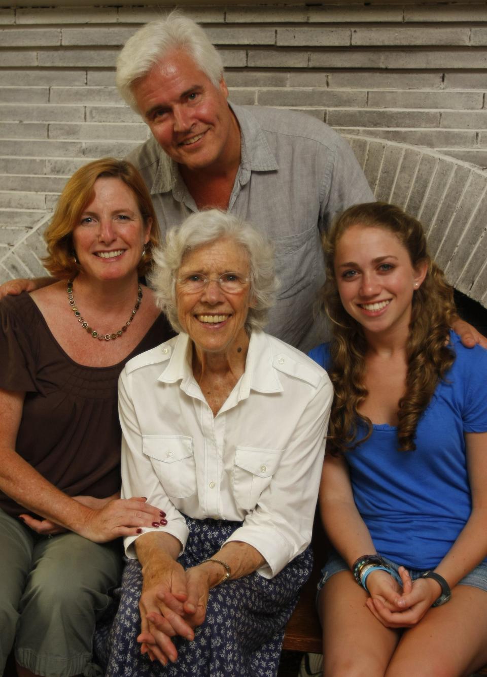 From left, Sarah Carlin, Frances Sternhagen, Micole Himelfarb and Paul Carlin at the Carlin home in the Sutton Manor neighborhood of New Rochelle in 2010. Sternhagen, a Tony-winning actor who was familiar to fans of TV's "Cheers," "Sex and the City" and "ER," died Nov. 27 at age 93.