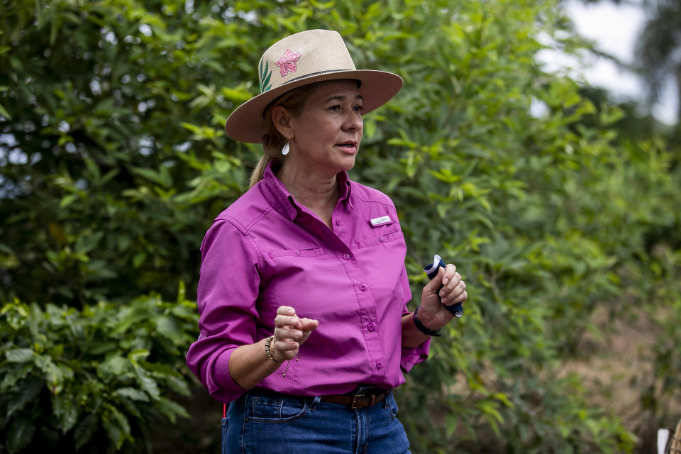 Iris Janette Rodríguez, a coffee grower in the town of Adjuntas (Camille Padilla / ConPRmetidos)