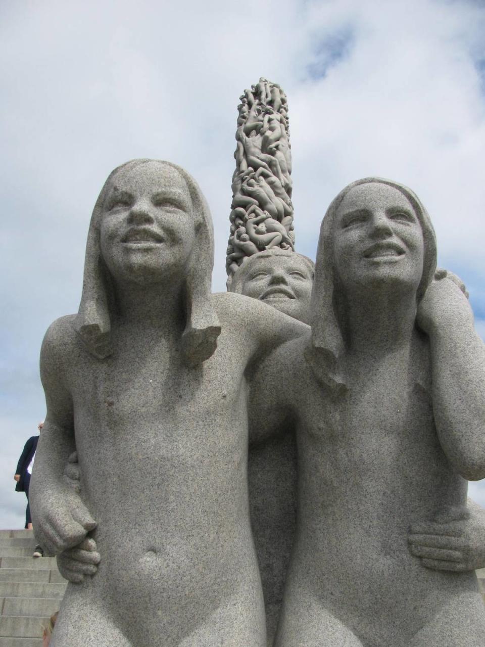 Una de más de 200 esculturas del famoso Parque Vigeland de Oslo, talladas en hierro forjado, granito y bronce.