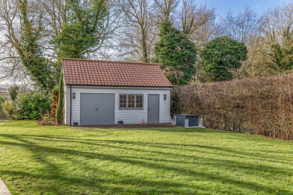 lordship cottage for sale shed