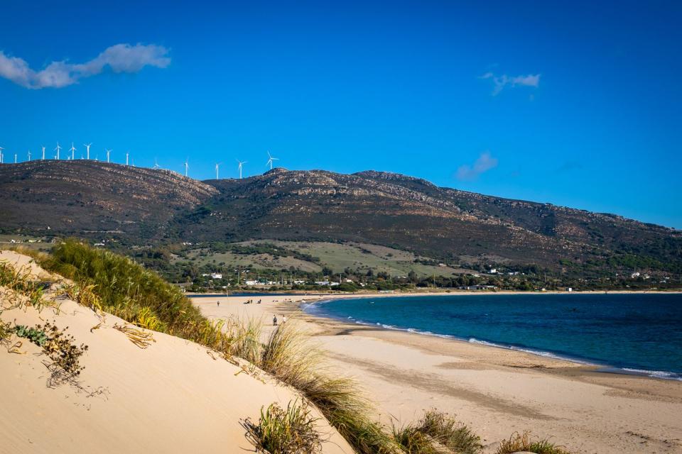 Bei gutem Wetter kann man von der Punta Paloma in Spanien bis nach Afrika schauen.  (Bild: iStock/Ekaterina Chuyko)