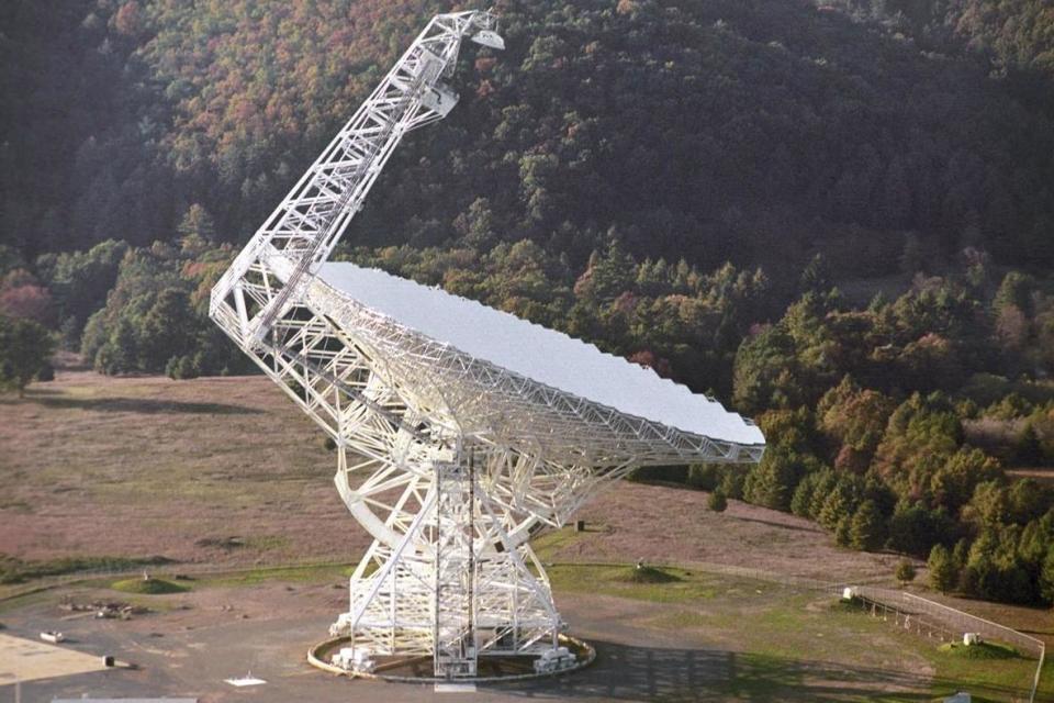 The Green Bank radio telescope in West Virginia, US, which is going to track the object. (PA)