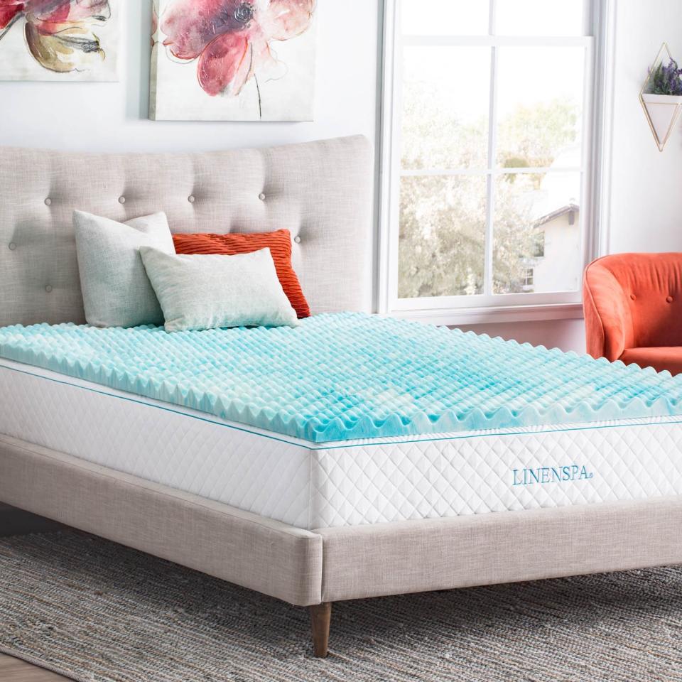 Linenspa 2 Inch Convoluted Gel Swirl Memory Foam Mattress Topper. (Photo: Amazon)