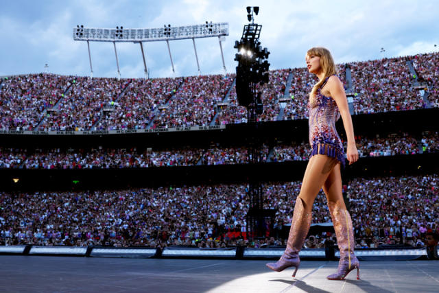 6 of the best moments from Taylor Swift's record-breaking 'Eras Tour