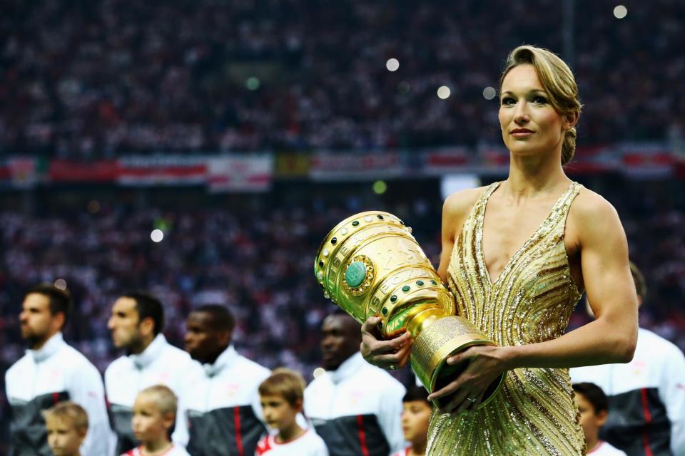 Von Franzi über Goldmarie bis Rodel-Nata: Das sind die goldigen DFB-Pokalträgerinnen