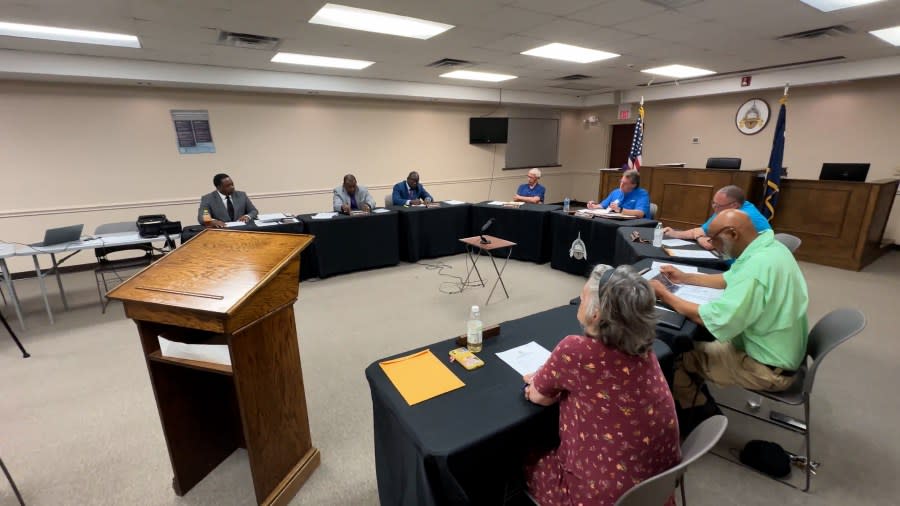 <em>Bennettsville City Council met on April 16, 2024, in what was advertised as a special called meeting, but changed to an emergency meeting after Queen City News Chief Investigator Jody Barr questioned the council and the city attorney about an open meetings violation in the city’s failure to post the meeting notice 24 hours before. (WJZY Photo/Jody Barr)</em>