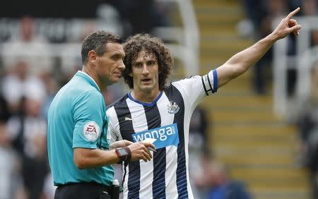 Football - Newcastle United v Arsenal - Barclays Premier League - St James' Park - 29/8/15 Newcastle's Fabricio Coloccini remonstrates with referee Andre Marriner Reuters / Andrew Yates Livepic