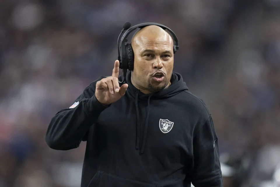 November 5, 2023; Paradise, Nevada, USA; Las Vegas Raiders interim head coach Antonio Pierce signals against the New York Giants during the second quarter at Allegiant Stadium. Mandatory Credit: Kyle Terada-USA TODAY Sports