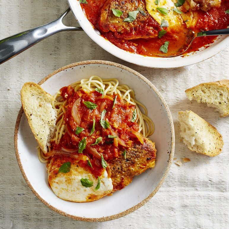 Single-Skillet Crispy Chicken Caprese Dinner