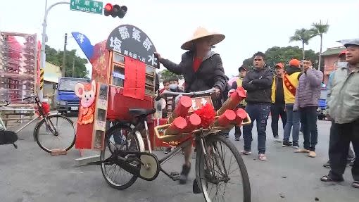 業者推出「炮車」共襄盛舉。