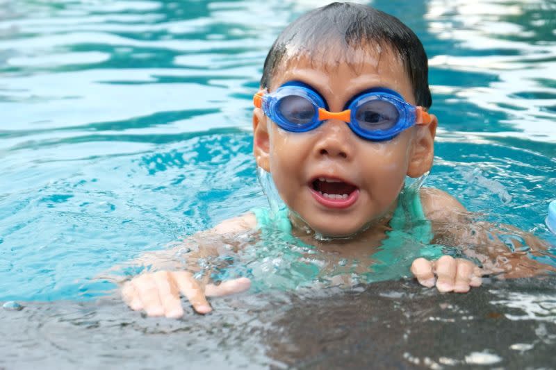 ▲許多外國人表示，全世界只有台灣的游泳池會硬性規定戴泳帽。（圖／Pexels）