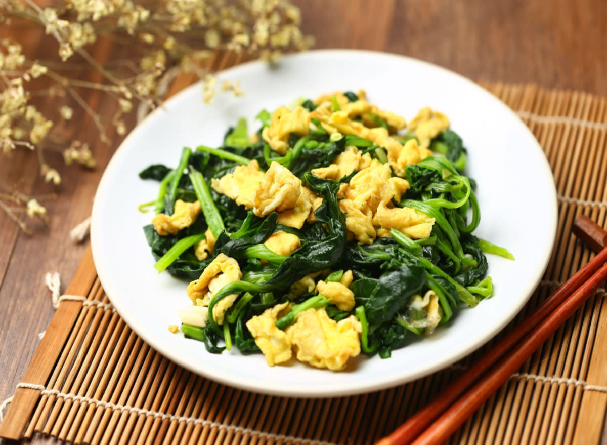 scrambled eggs with spinach