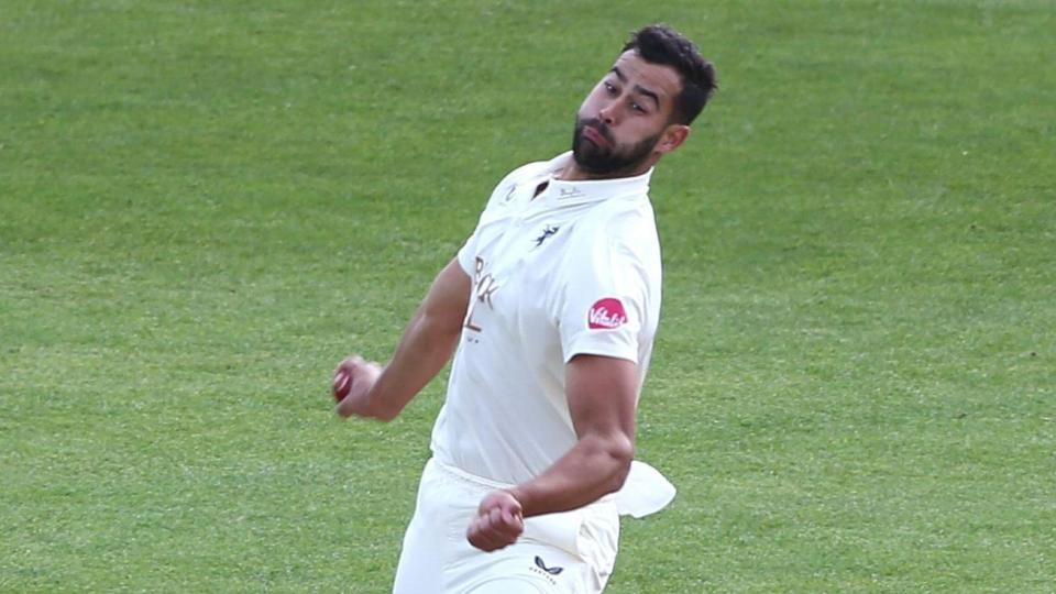 Wes Agar runs in to bowl for Kent