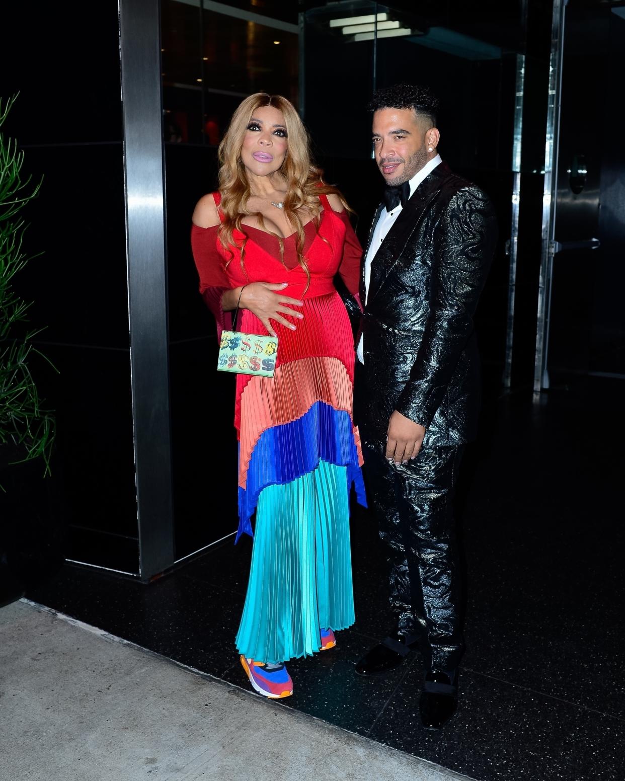 New York, NY  - Wendy Williams and Jason Lee attend the Met Gala Afterparty at The Standard Hotel in New York, NY. The talk show host looked stunning in a long pleated gown in bright colors and a pair of colorful sneakers!

Pictured: Wendy Williams, Jason Lee

BACKGRID USA 3 MAY 2022 

BYLINE MUST READ: North Woods / BACKGRID

USA: +1 310 798 9111 / usasales@backgrid.com

UK: +44 208 344 2007 / uksales@backgrid.com

*UK Clients - Pictures Containing Children
Please Pixelate Face Prior To Publication*