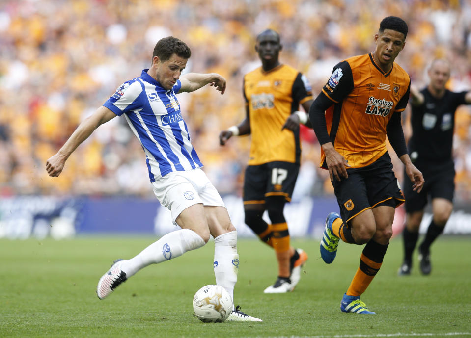 Britain Soccer Football - Hull City v Sheffield Wednesday - Sky Bet Football League Championship Play-Off Final - Wembley Stadium - 28/5/16 Sheffield Wednesday's Sam Hutchinson shoots at goal Action Images via Reuters / Andrew Couldridge Livepic EDITORIAL USE ONLY. No use with unauthorized audio, video, data, fixture lists, club/league logos or "live" services. Online in-match use limited to 45 images, no video emulation. No use in betting, games or single club/league/player publications. Please contact your account representative for further details.