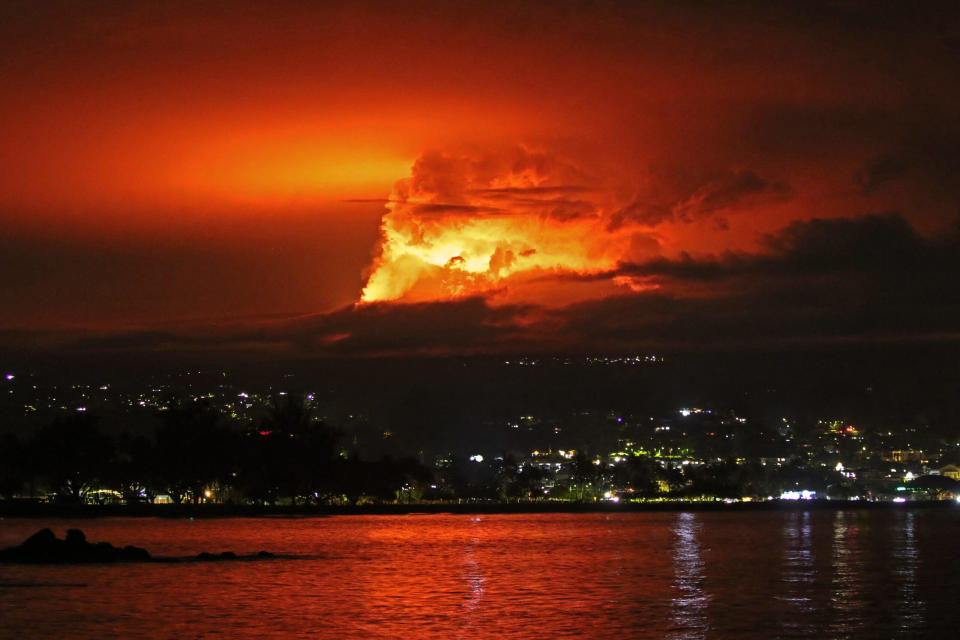 Mauna Loa Volcano In Hawaii Makes A Blazing Return As It Erupts After Months Of Heightened Unrest