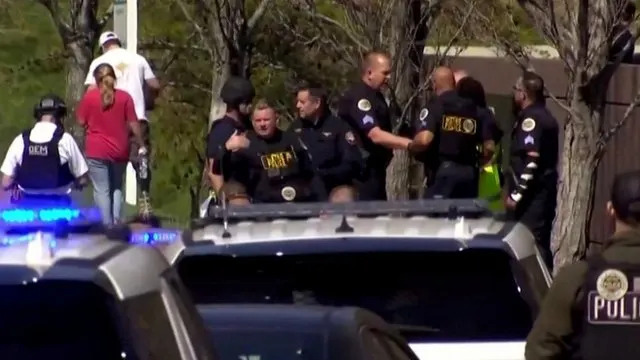 Policía en la escuela