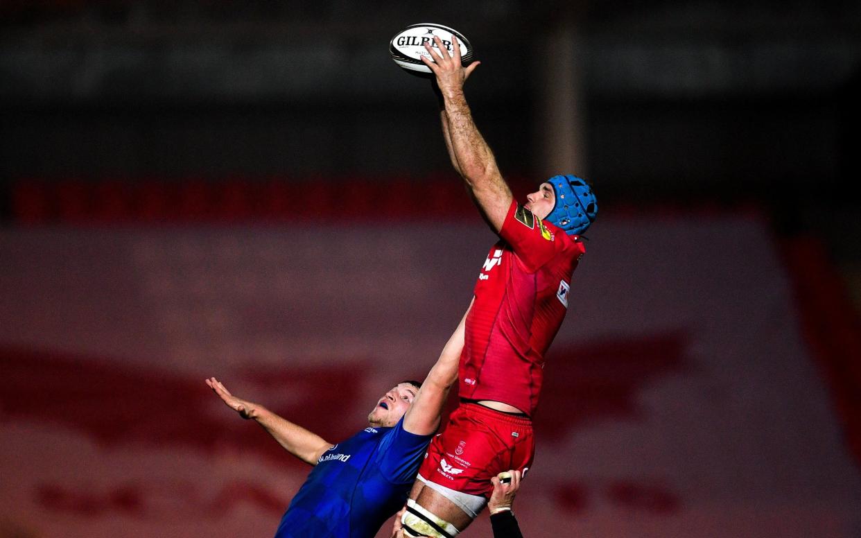 Tadhg Beirne of Scarlets in action against Ross Molony of Leinster during the Guinness PRO14 Round 17 match between Scarlets and Leinster at Parc Y Scarlets in Llanelli, Wales. - GETTY IMAGES