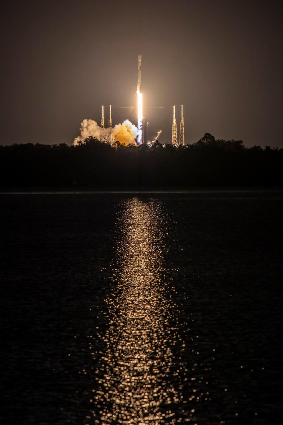 This Falcon 9 rocket carried Starlink satellites into orbit.