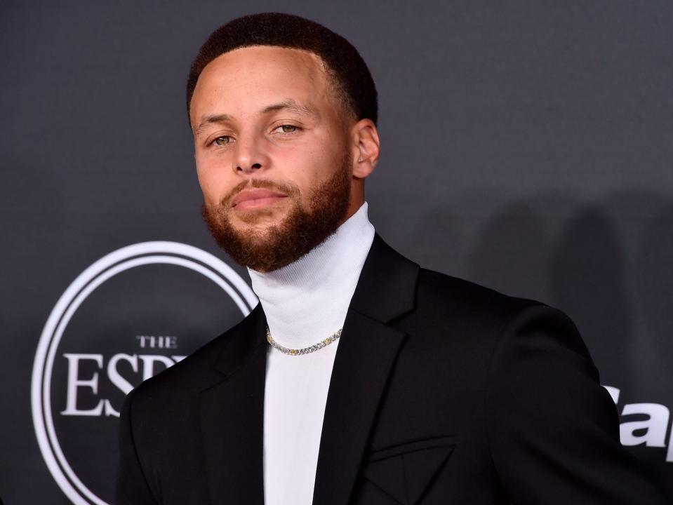 Stephen Curry poses before the ESPYs.