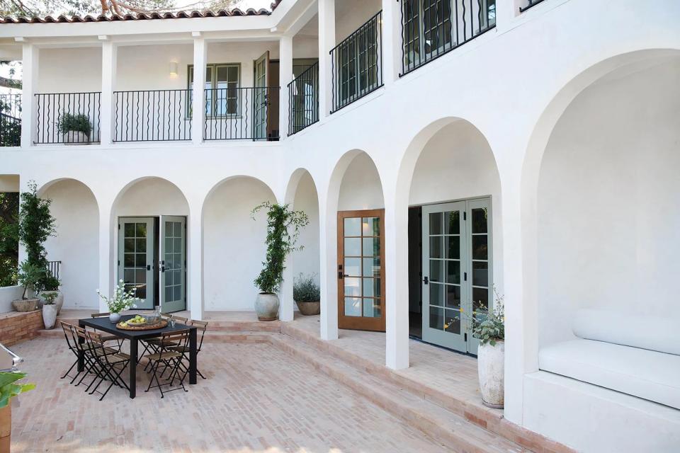 arched spanish style house entry