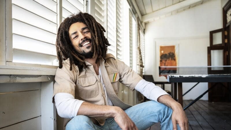  Kingsley Ben-Adir in Bob Marley: One Love. 