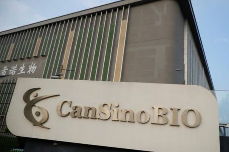 La vacuna fue desarrollada por el Instituto de Biotecnología de Pekín y la biofarmacéutica china CanSino Biologics