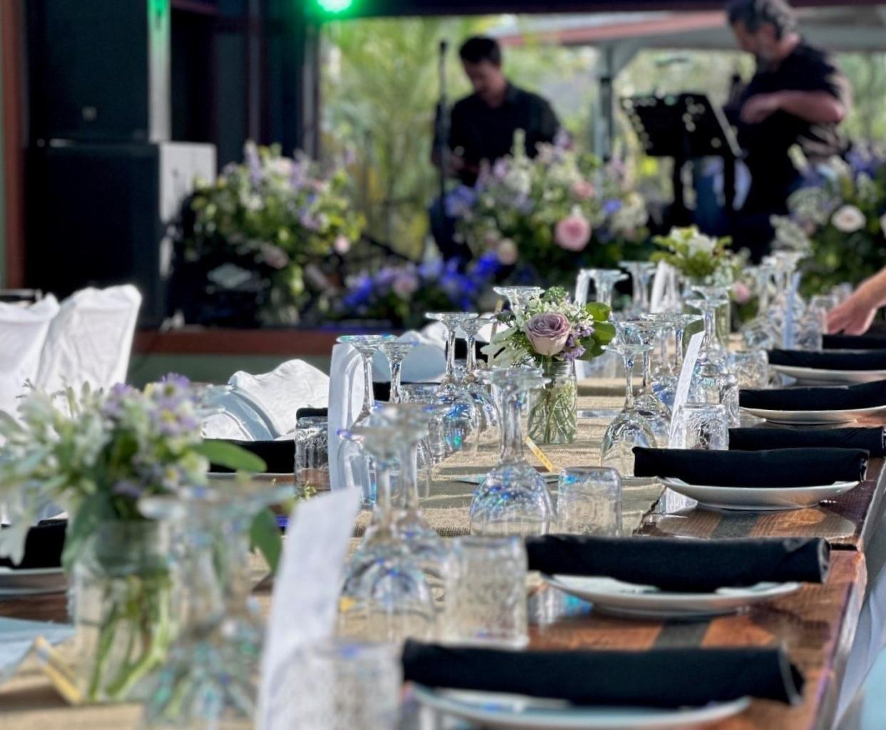 Tables are set at Kai-Kai Farm in Indiantown for a 2022 dinner featuring chef Jeremy Bearman, who will return to the farm this season.