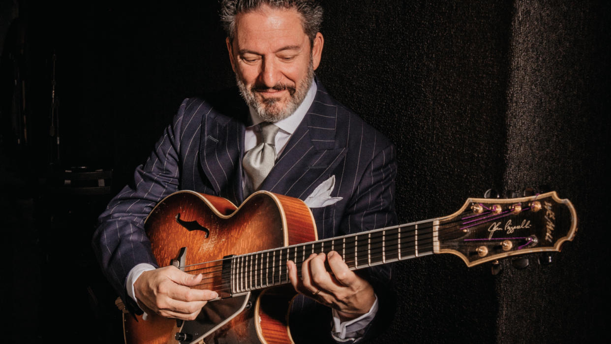  John Pizzarelli. 