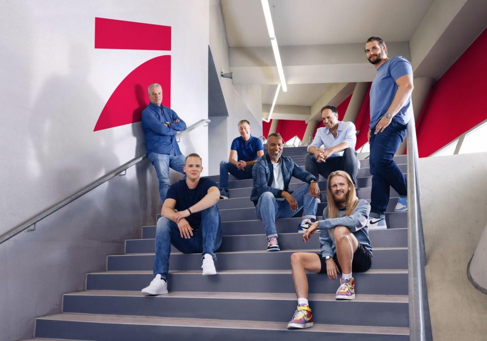 Gilt als bestens eingespielte Truppe (von links): Jan Stecker, Mattis Oberbach, Uwe Morawe, Patrick Esume, Jonas Friedrich, Christoph "Icke" Dommisch und Björn Werner. (Bild: ProSieben / Benjamin Kis)