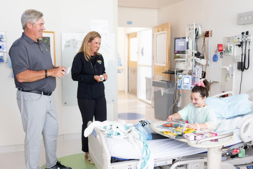 Jacksonville Jaguars head coach Doug Pederson visits Wolfson Children’s Hospital on May 24, 2023 in Jacksonville, FL.