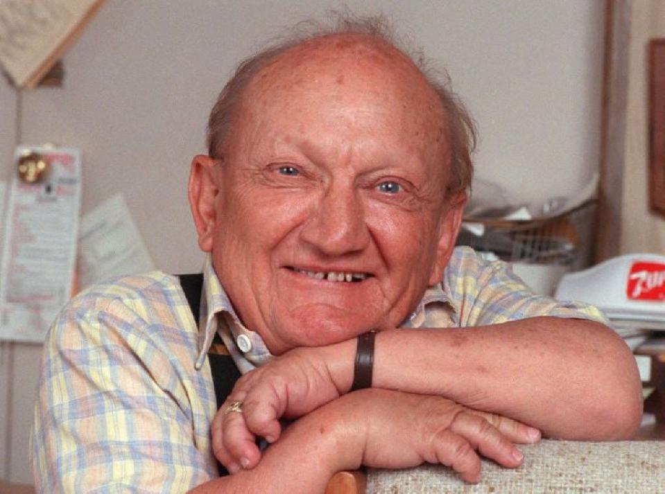 Billy Barty died in 2000