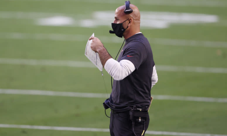 Robert Saleh on the field as the defensive coordinator of the San Fransisco 49ers